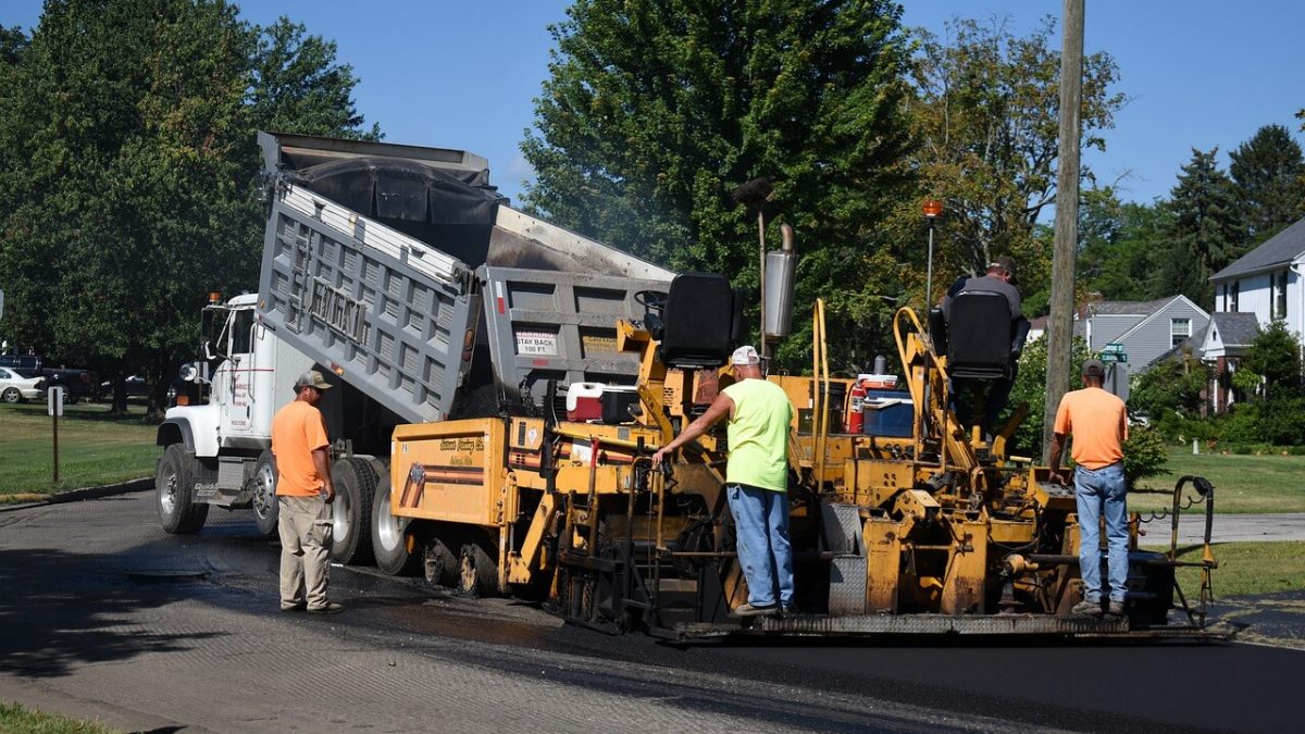 What do you need to know before hiring an Asphalt Paving Contractor?